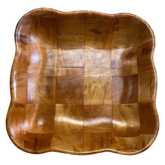 Handcrafted Wooden Checkered Serving Bowl With Scalloped Edges - Picture 2 of 5